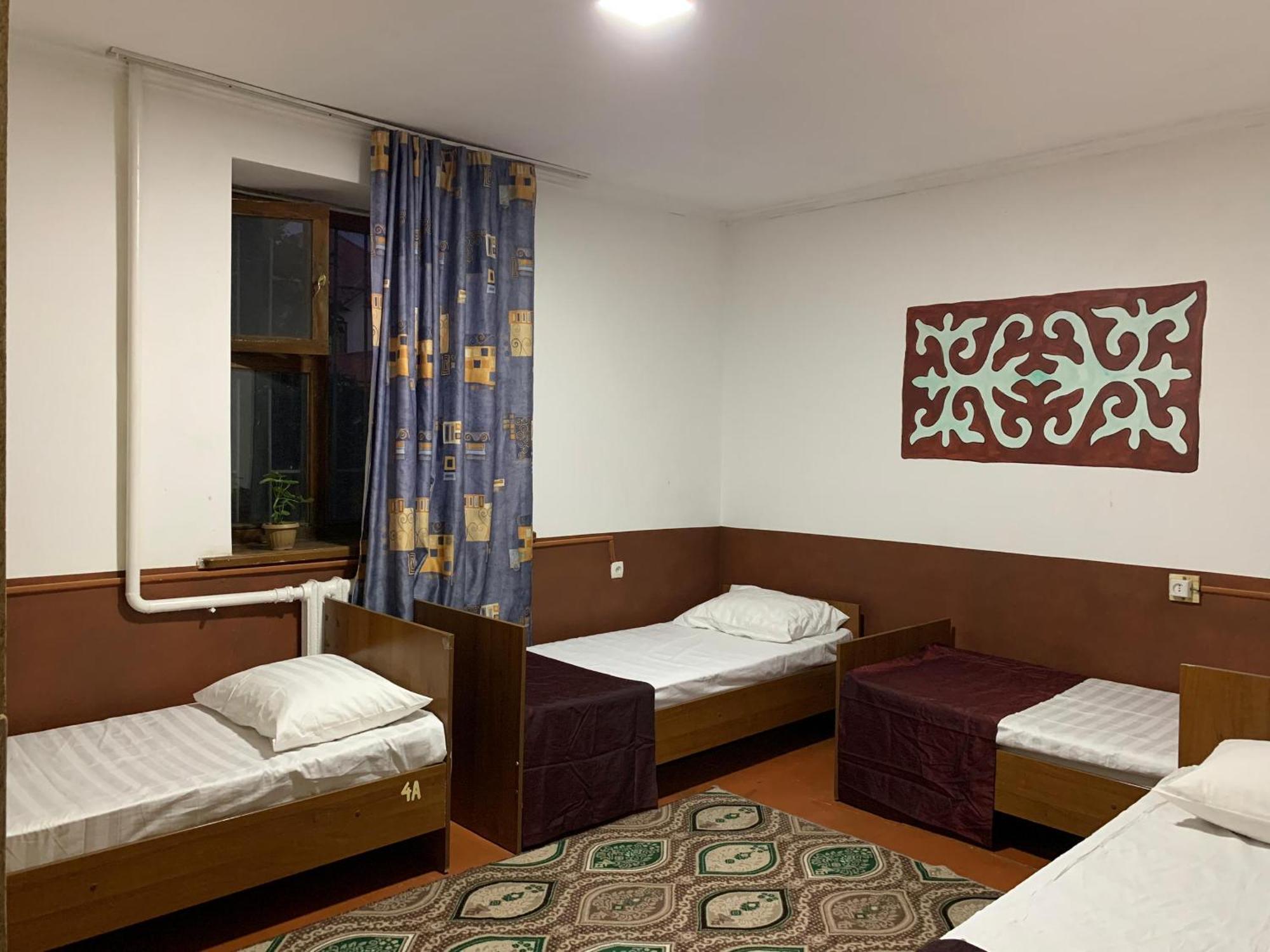 Bozui Hostel ビシュケク エクステリア 写真